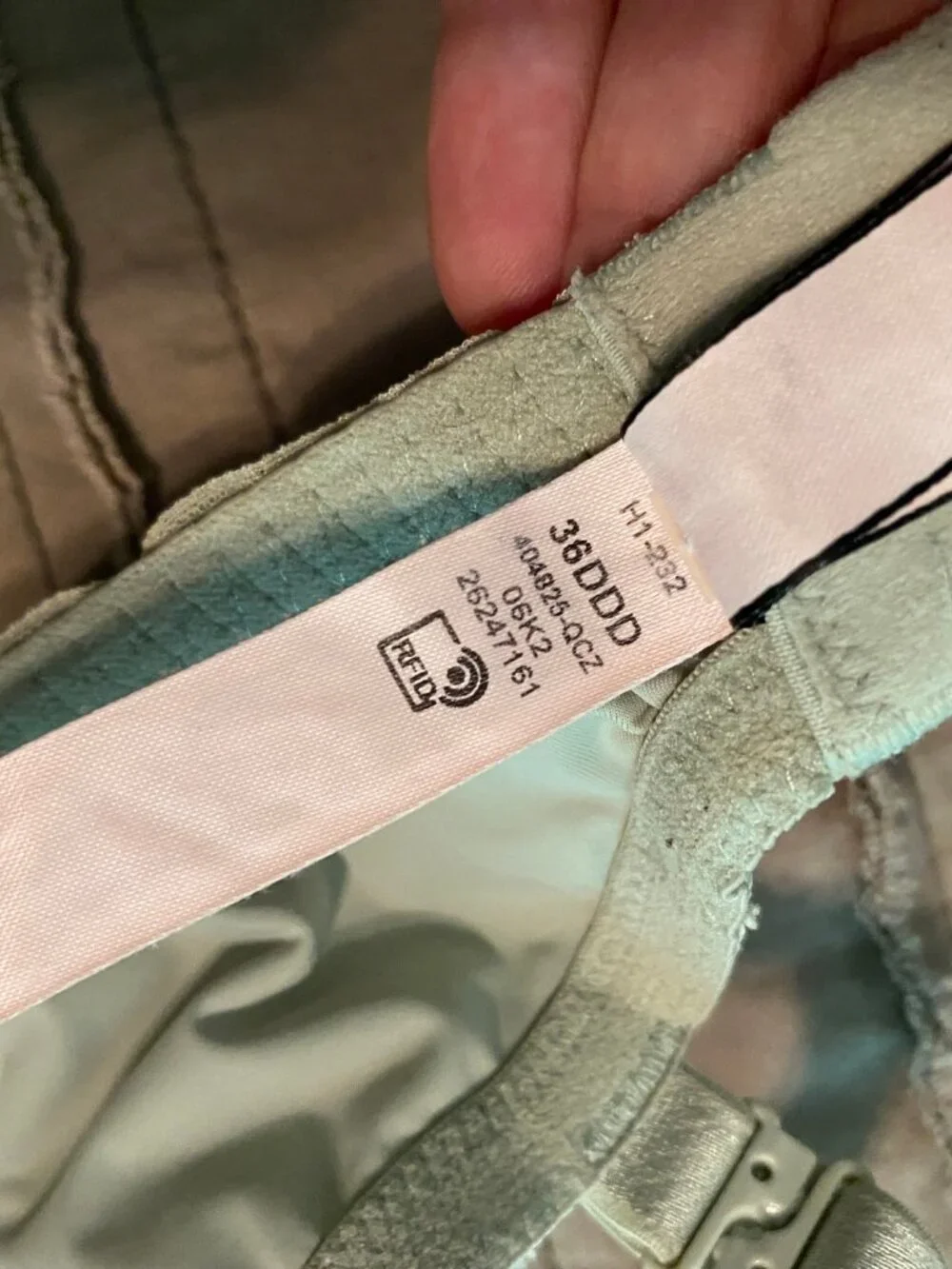 Victoria’s Secret - 36DDD - Lightly Lined T-Shirt Demi Bra - Pale Green Lace